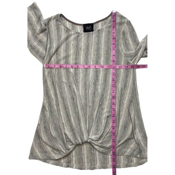 W5‎ Blouse Top Women's MEDIUM Beige White Gray Scoop-Neck Soft-Knit Twist-Front - Picture 5 of 9